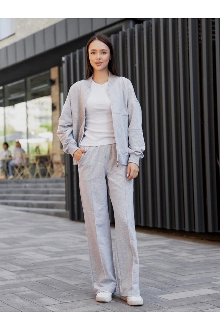 Жіночий костюм з бомбером на замку М154.2 сірий