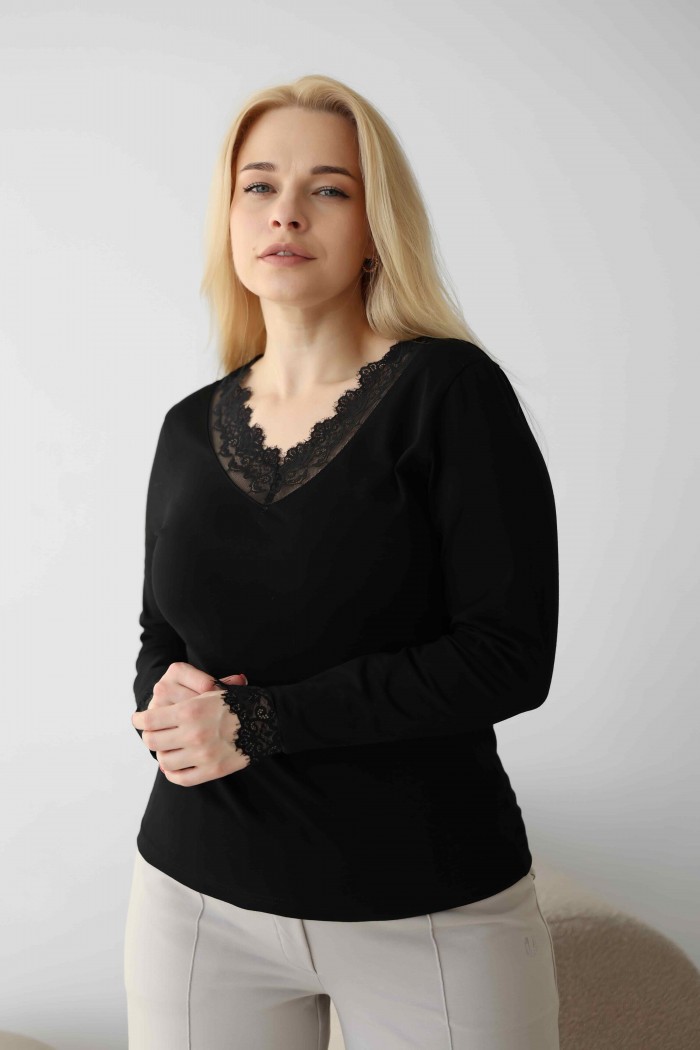 Лонгслів жіночий з мереживом М216, чорний